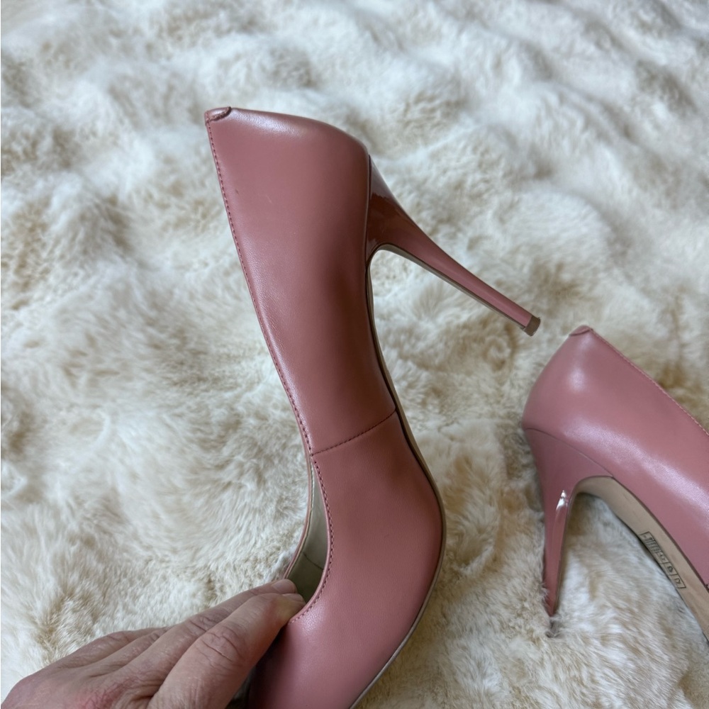 White House Black Market Dusty Rose Pointed Toe Pumps - Picture 2 of 3